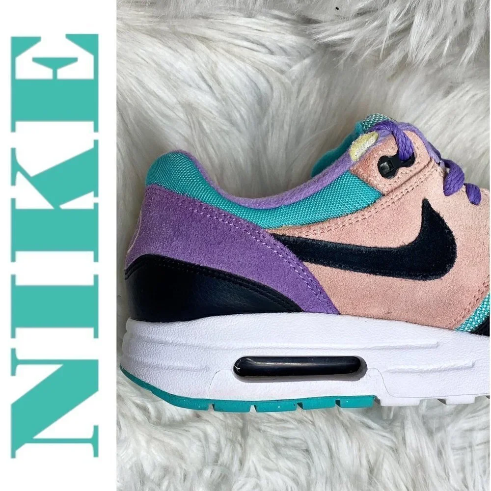 LIMITED EDITION NIKE AIR MAX‎ Have A Nike Day Smiley Face, Women’s 9